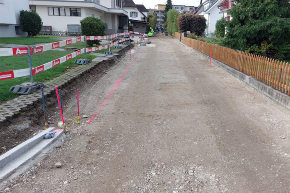 Belagseinbau-Blumenweg.jpg Belagseinbau-Blumenweg.jpg